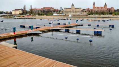 port jachtowy położony na Wyspie Grodzkiej w Szczecinie.